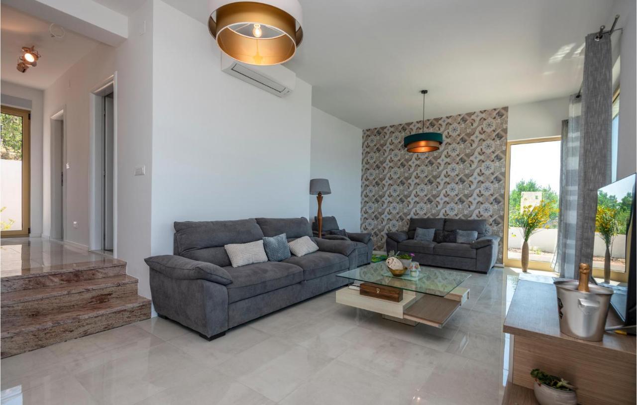 Holiday Home Villetta Belveder Baška Voda Dış mekan fotoğraf
